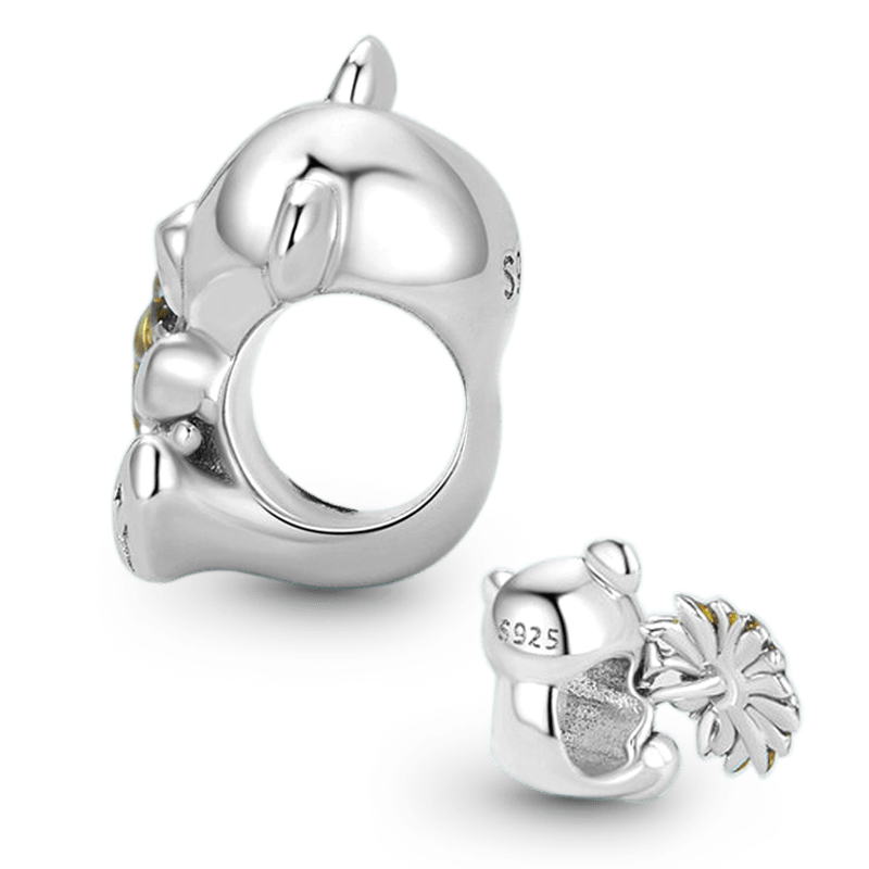 Gnoce Little Bear Embraces Sunflower Charm_2