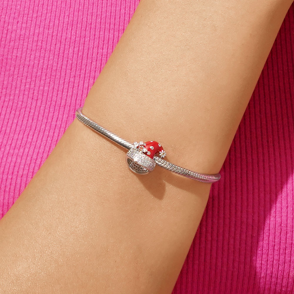 Gnoce Christmas Hat Charm_4