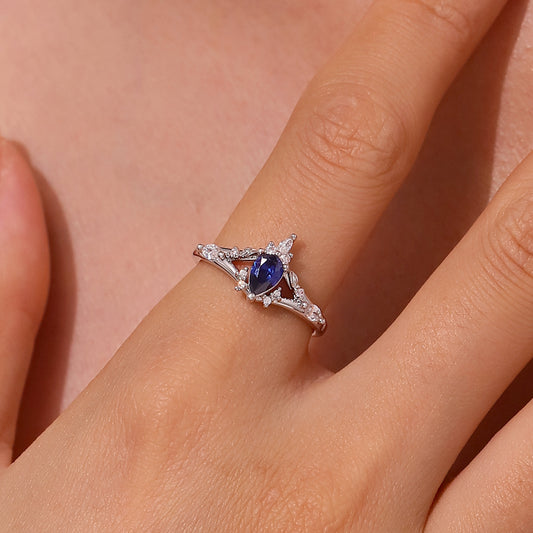 Gnoce Pear Sapphire Twist Leaf Promise Ring_5