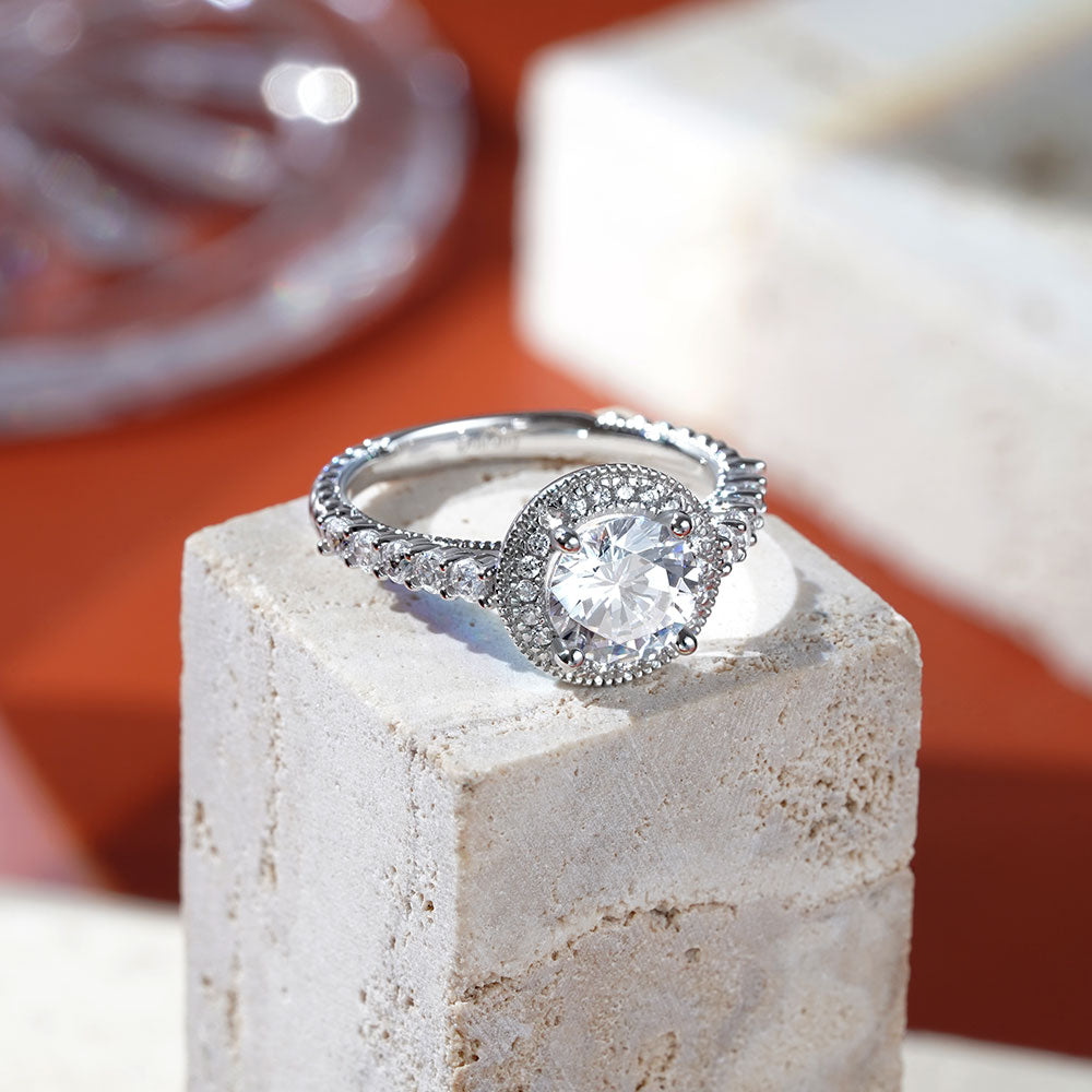 Gnoce Vintage Round Cut Halo Milgrain Engagement Ring_5