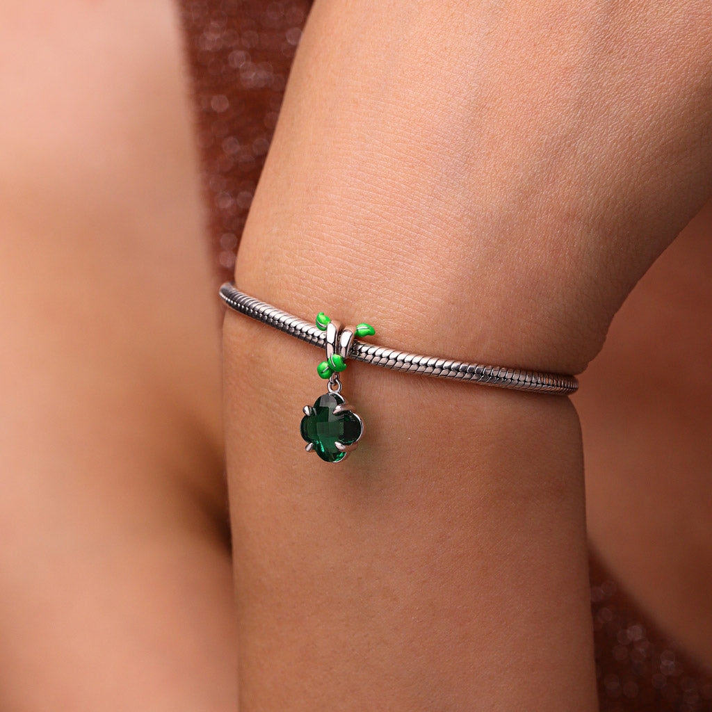 Gnoce Four Leaf Clover Glow-in-the-Dark Green Vine Charm_7