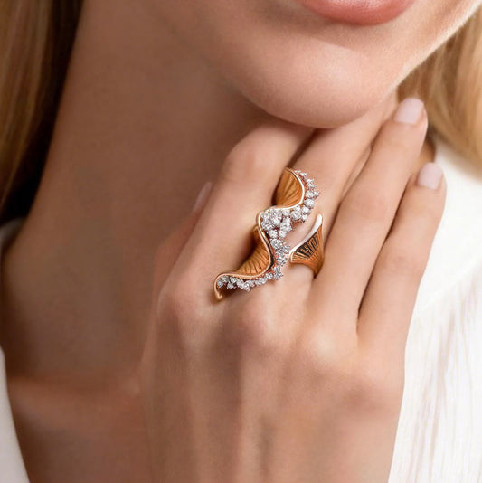 Gnoce Swirl Wave Round-Cut Moissanite Ring_2