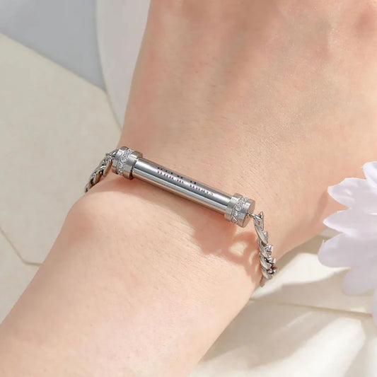 Gnoce Custom Engraved Figaro Chain Bracelet_2