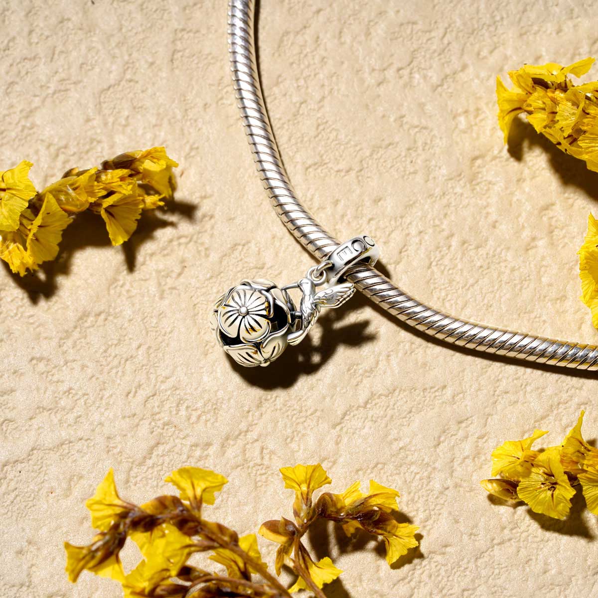 Gnoce Hummingbird Loves Flower Pendant Dangle Charm_3