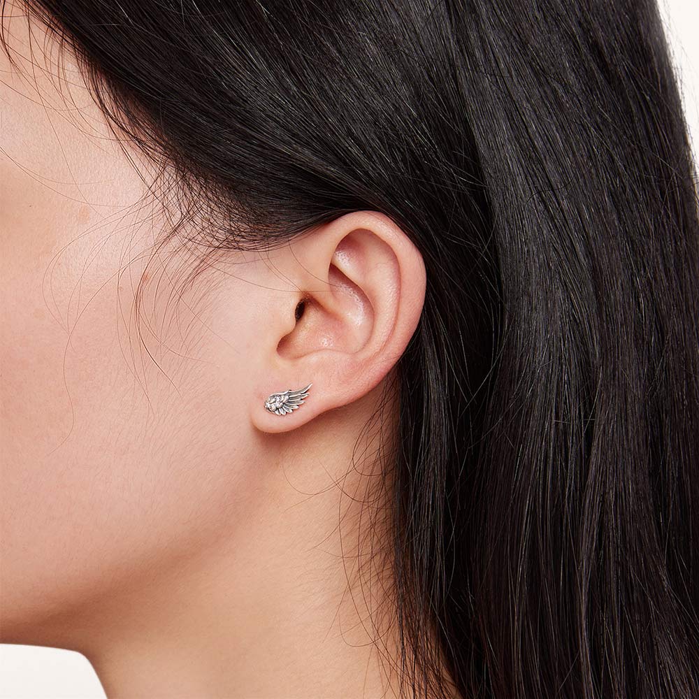 Gnoce Sparkling Angel Wing Stud Earrings_4