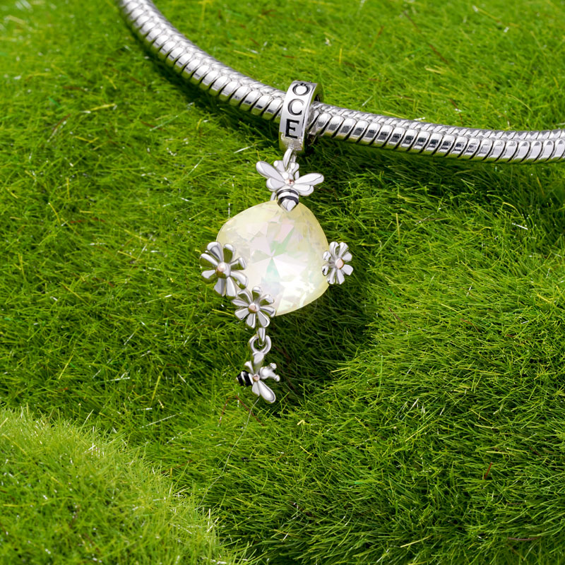 Gnoce Bee Loves Yellow Daisy Flower Pendant Dangle Charm_3