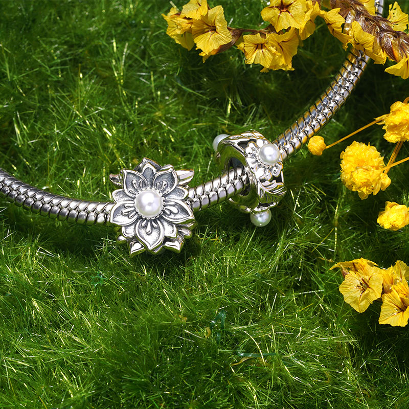 Gnoce Vintage Literary Shell Bead Flower Charm_4