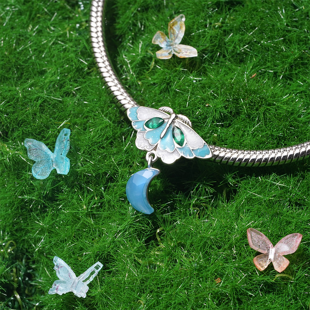 Gnoce Color-changing Moon White Moth Charm_4