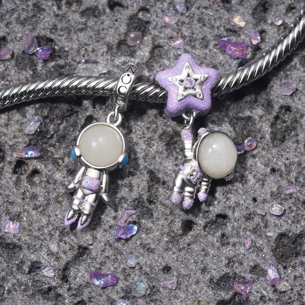 Gnoce Glow-in-the-Dark Space Astronaut Pendant Dangle Charm_4