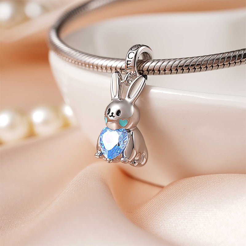 Gnoce Arctic Rabbit Embraces Heart Gem Pendant Dangle Charm_3