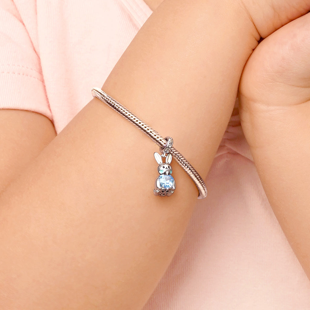 Gnoce Arctic Rabbit Embraces Heart Gem Pendant Dangle Charm_5