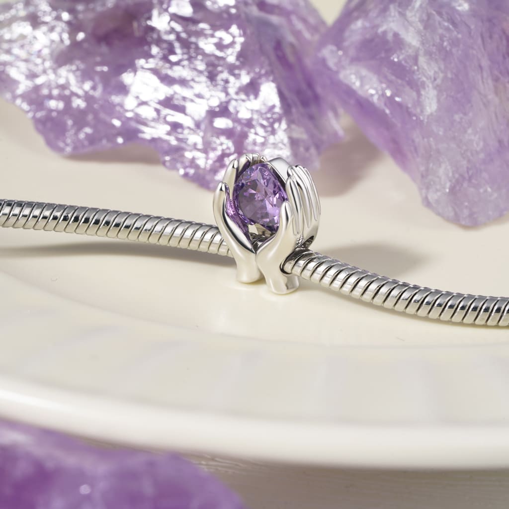 Gnoce Engravable Hand Holding Love Heart Charm_4