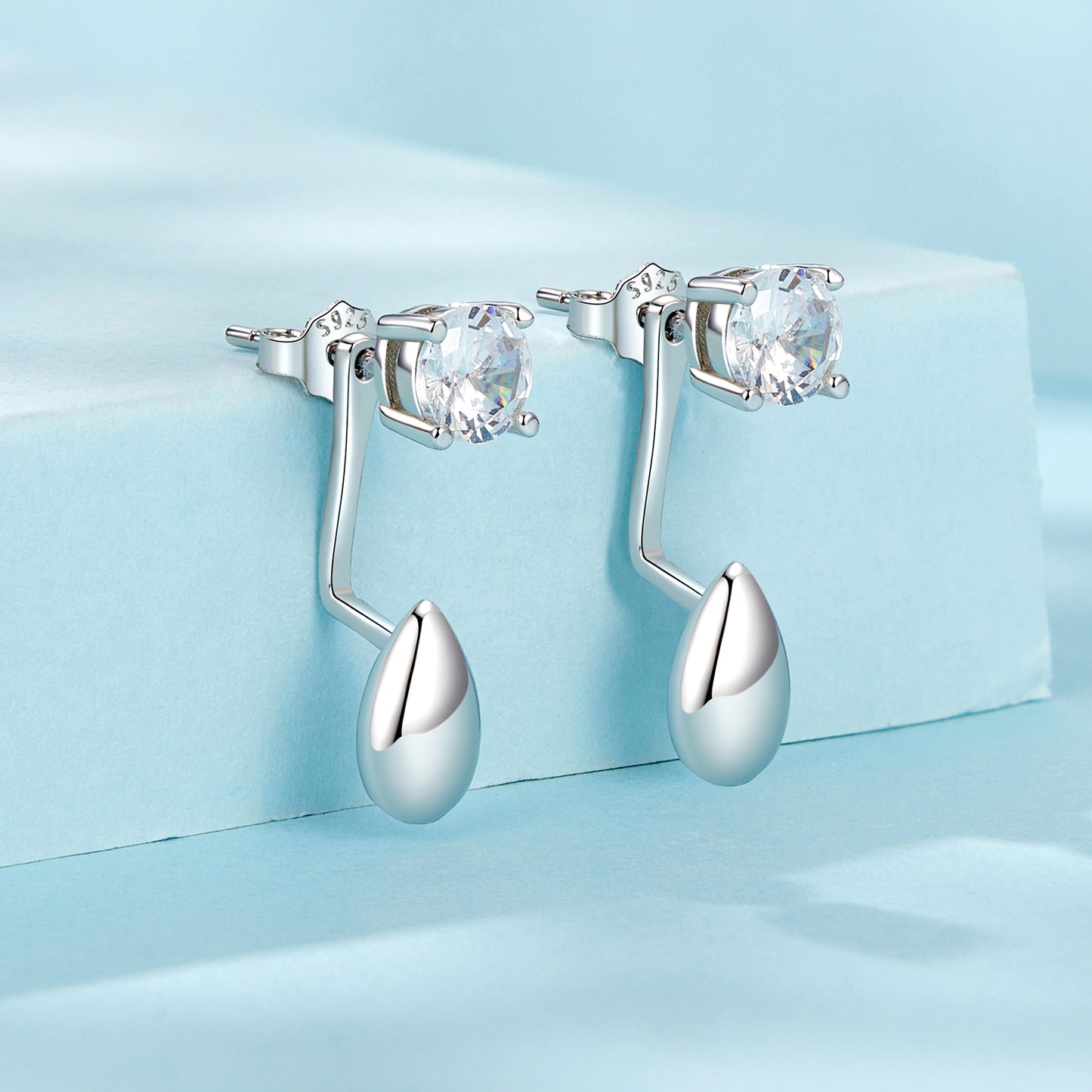 Gnoce Drop Diamond Stud Earrings_2