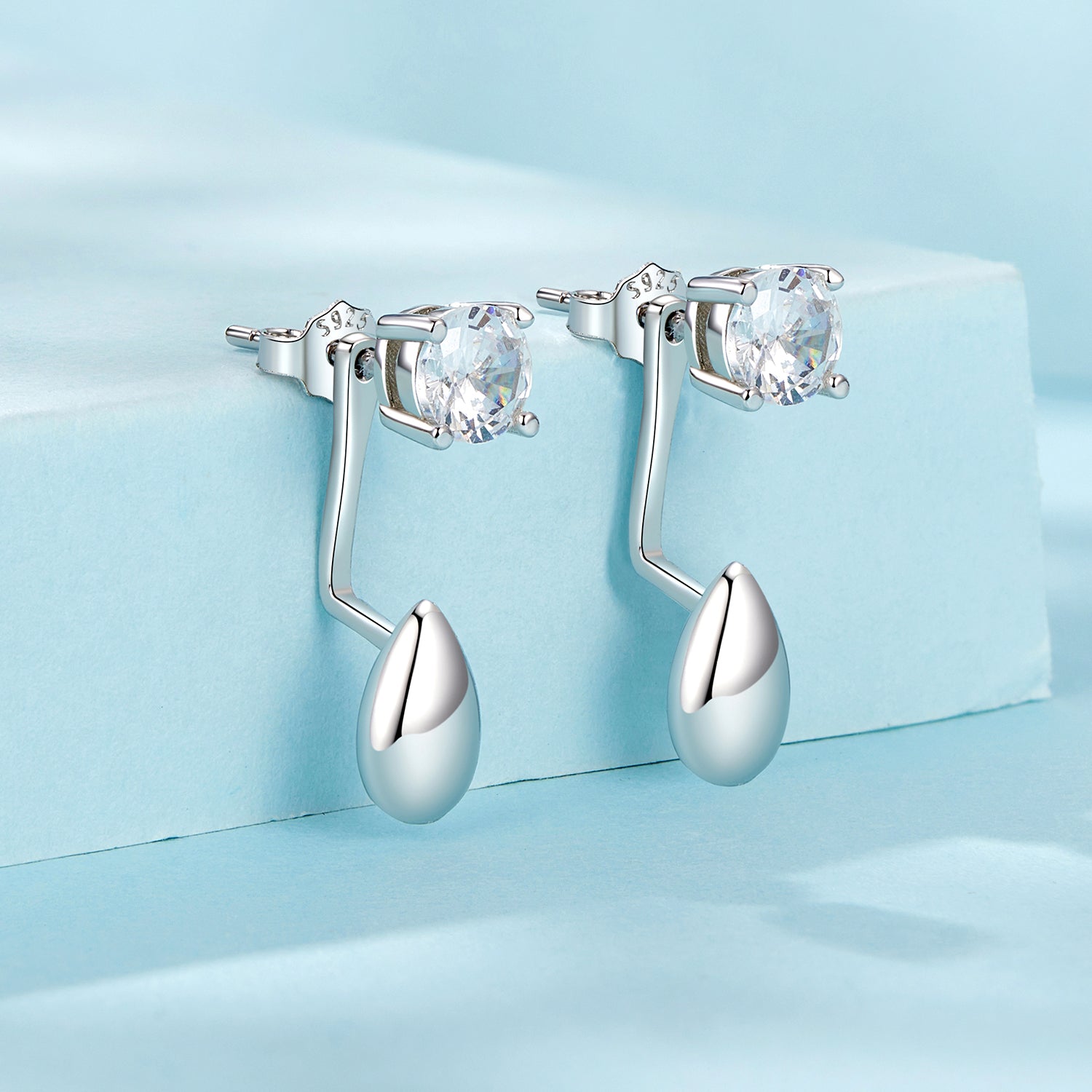 Gnoce Drop Diamond Stud Earrings_2