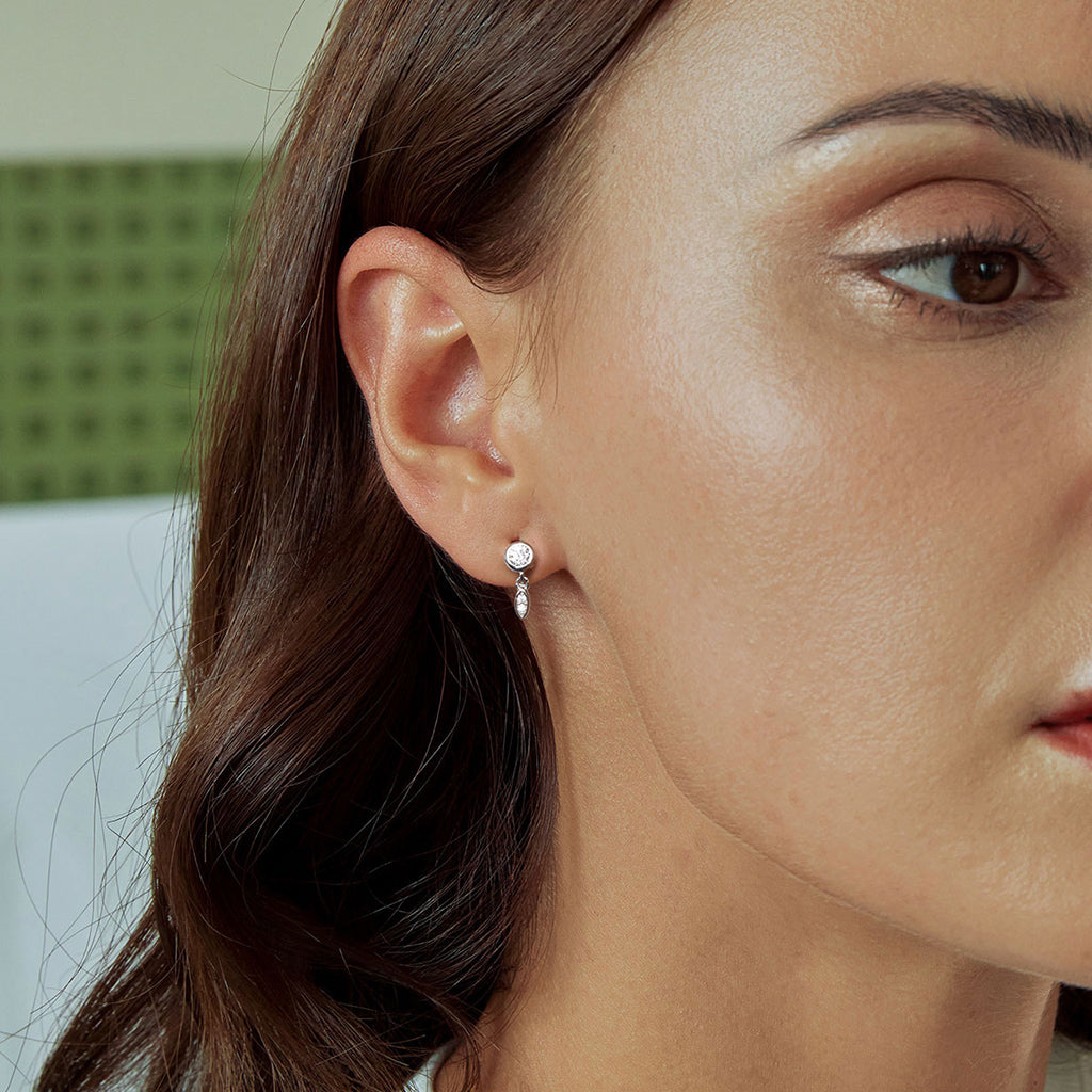 Gnoce Simple Small Tassel Stud Earrings_2