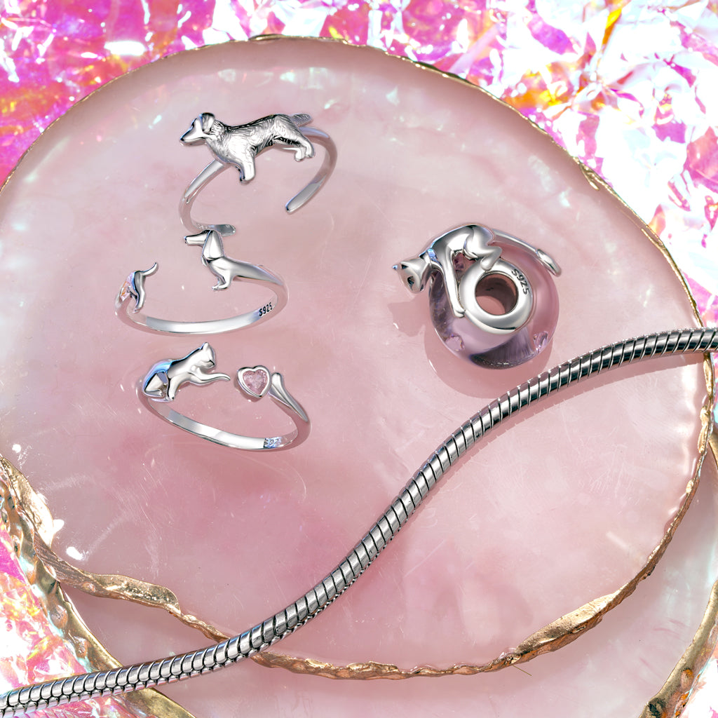 Gnoce Cute Cat Lying on Pink Glass Charm_2