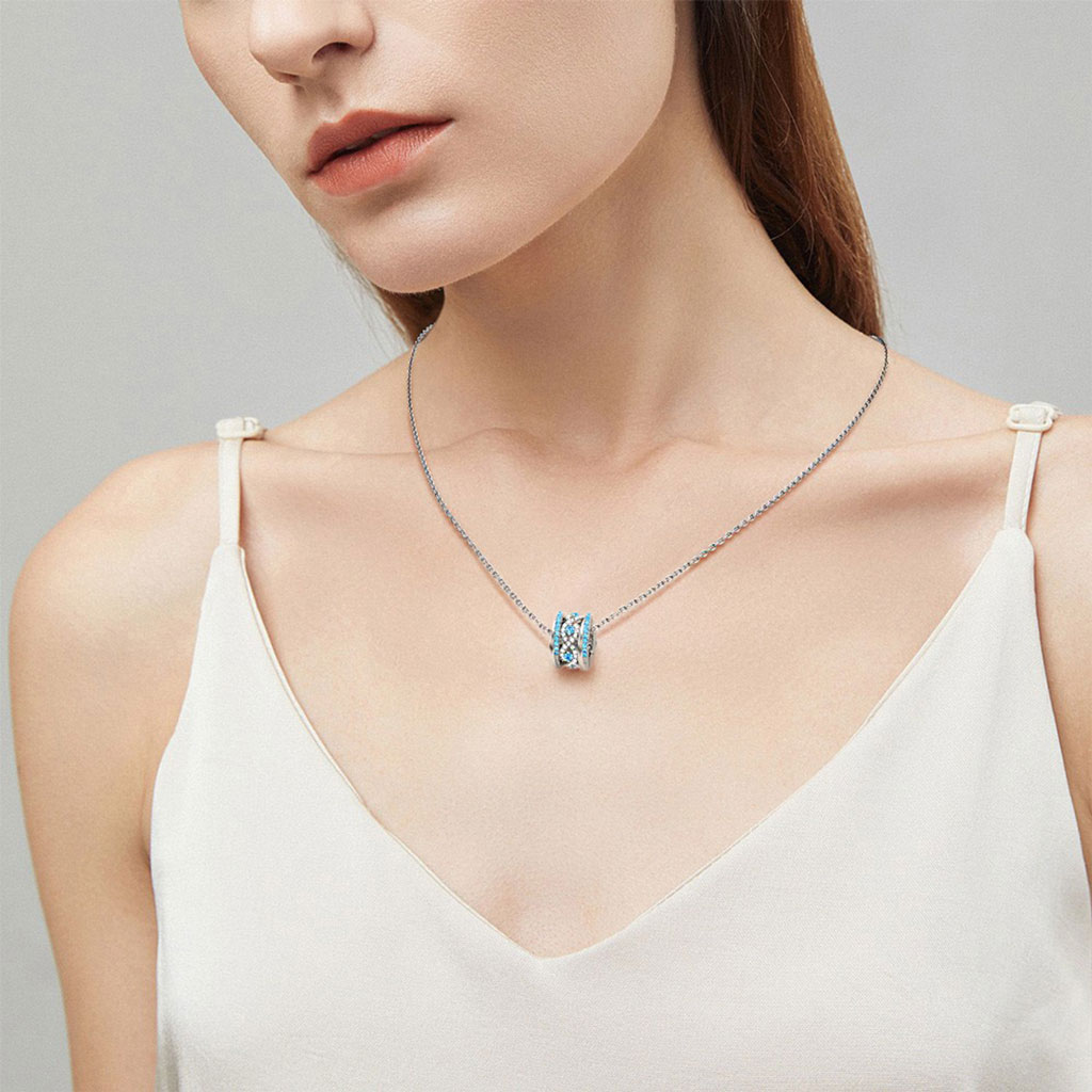 Gnoce Paved Intertwined Drum Pendant Necklace_4