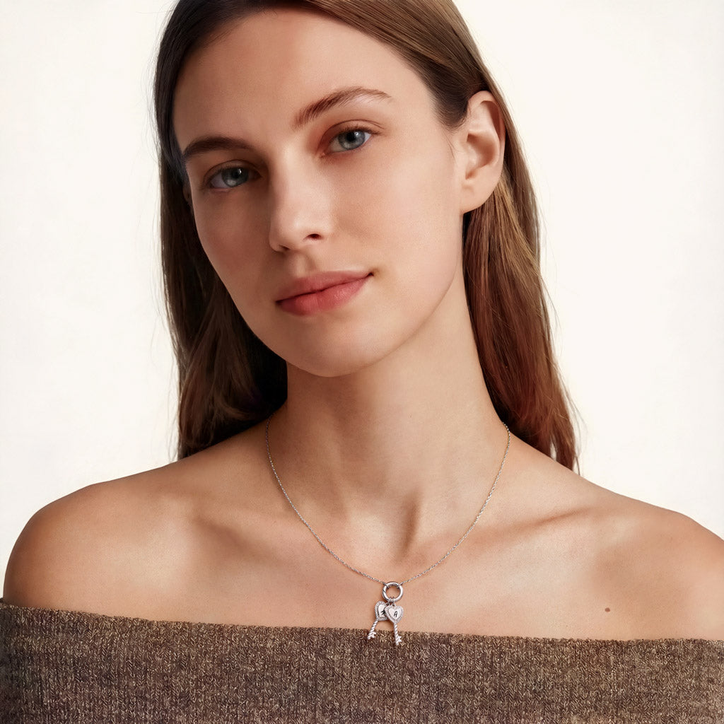 Gnoce Customized Letter Heart-shaped Key Necklace_4