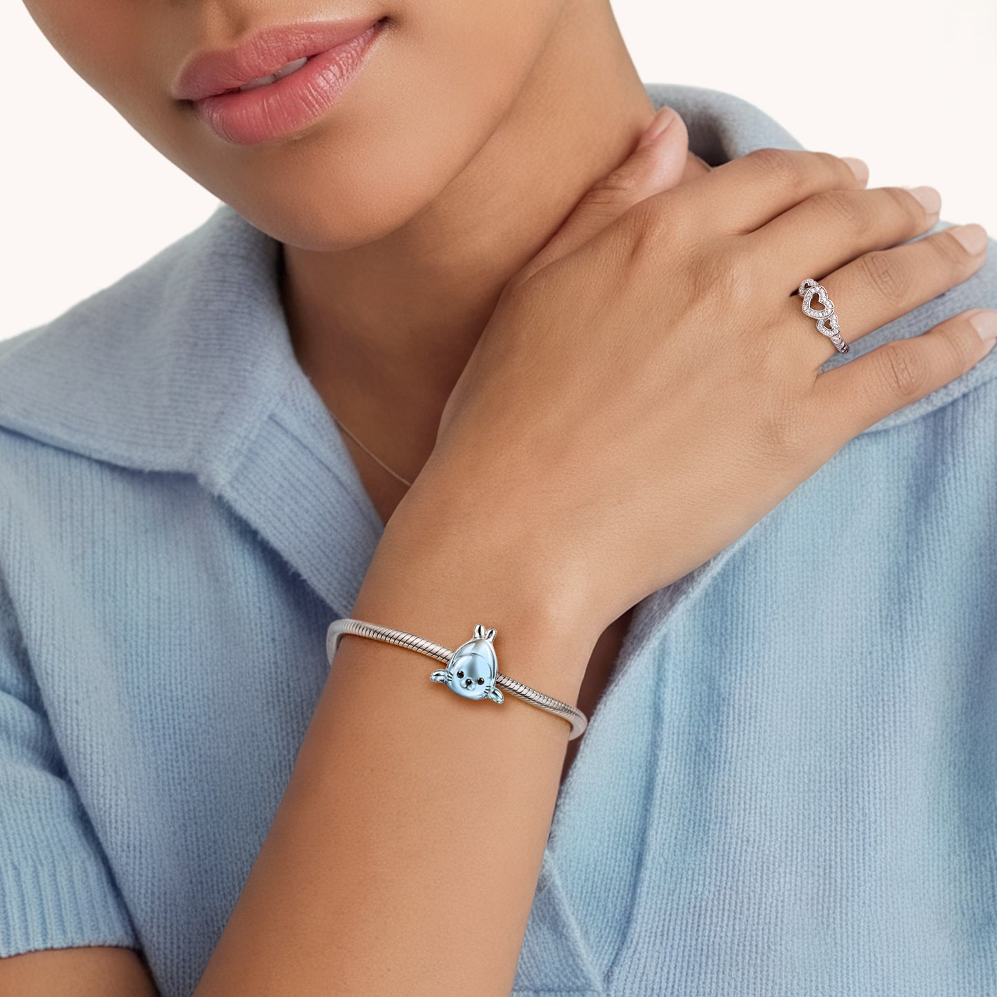 Gnoce Lying Seal Stopper Charm_2