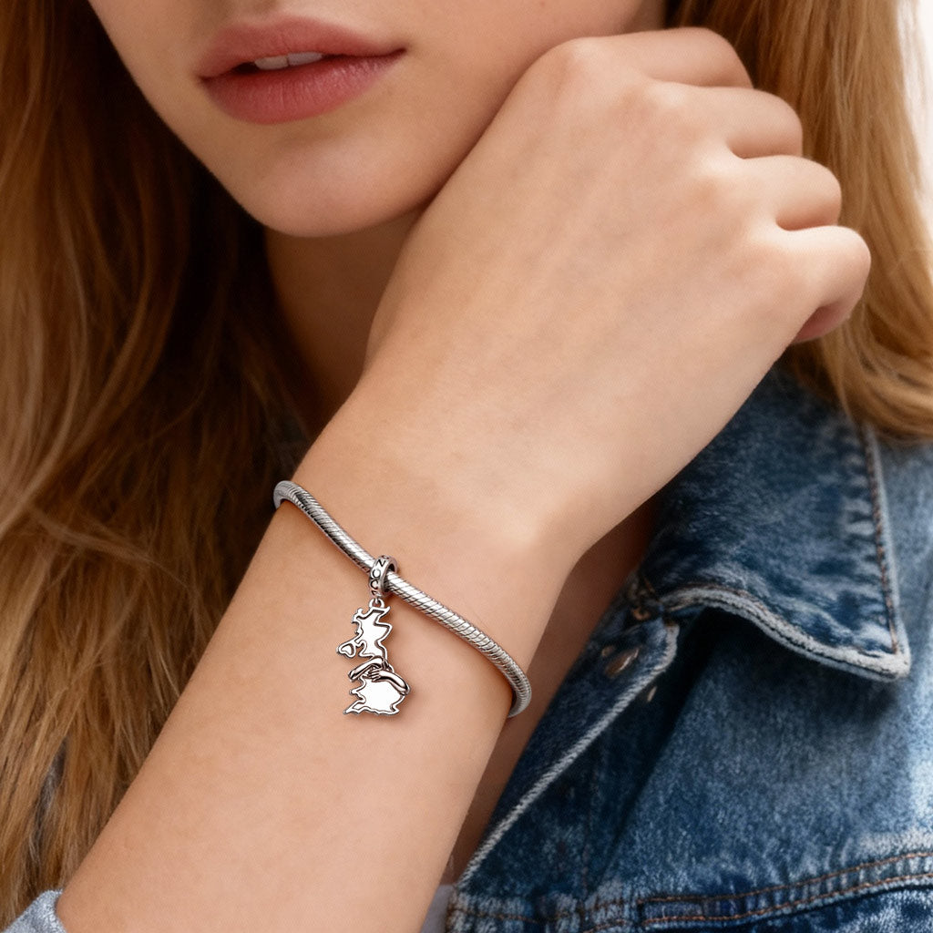 Gnoce Hug UK Map Pendant Dangle Charm_2