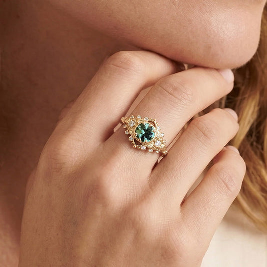 Gnoce Nature-Inspired Leaf Round-Cut Engagement Ring_2