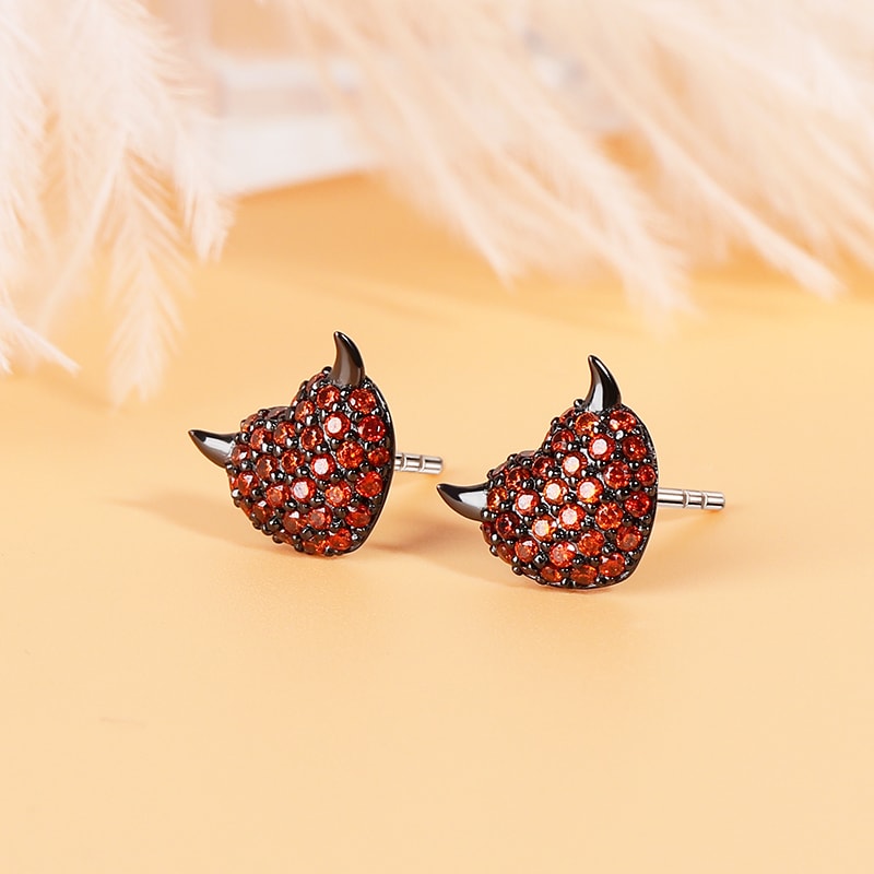 Devil's Heart Earstuds Sterling Silver Black Plated with Red Stones_2